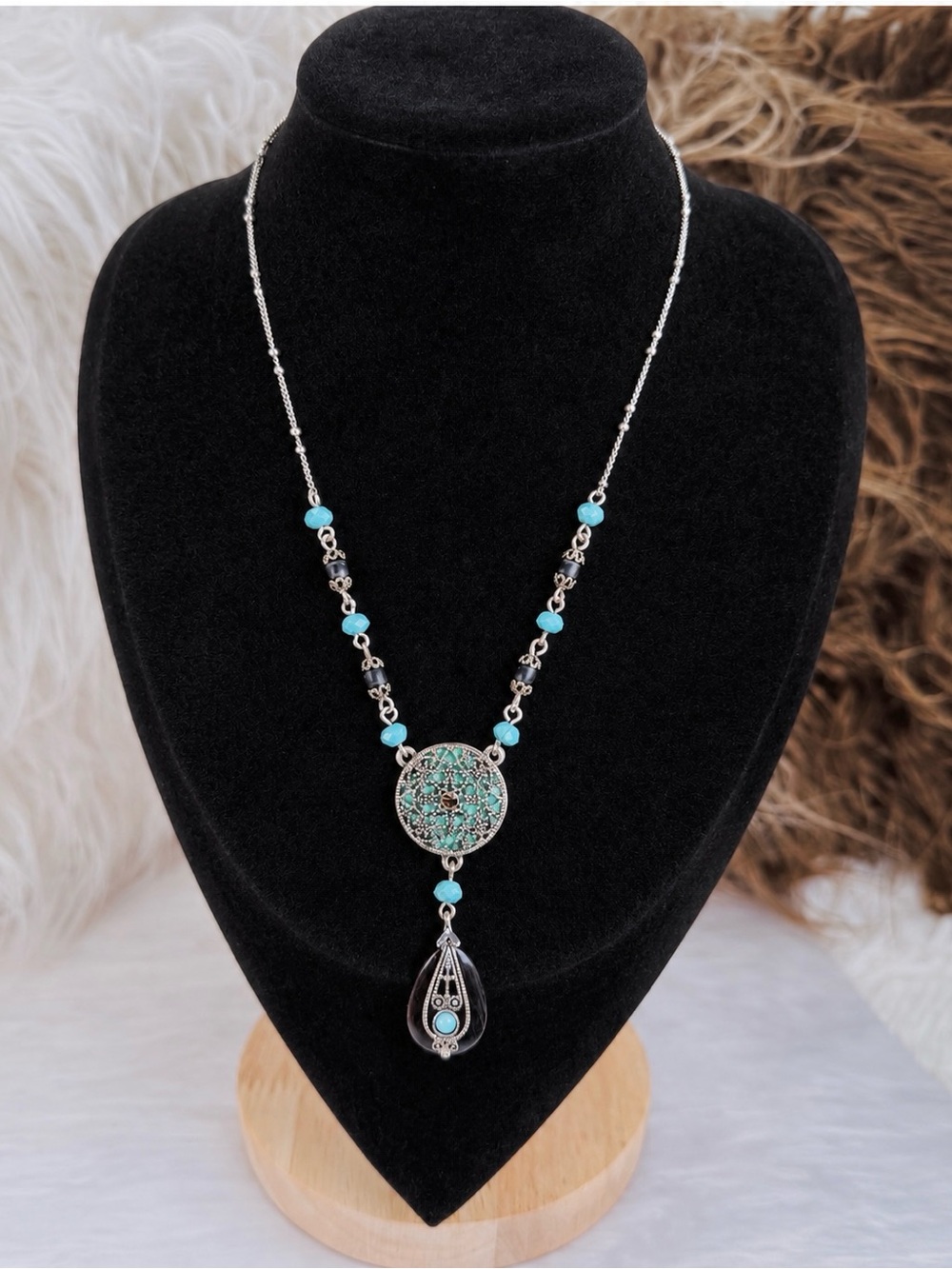 Pretty silvertone southwestern style costume dangle necklace